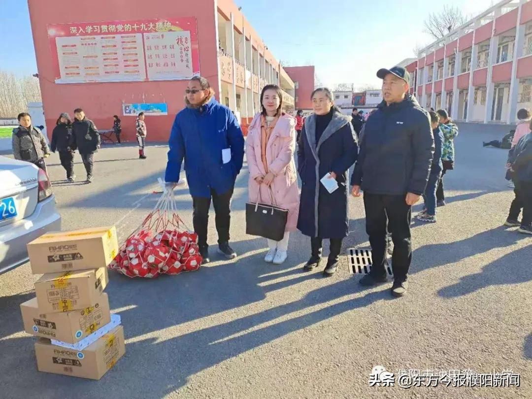 足球脚内侧踢球动作要领详解，从基础到实战的全面指南